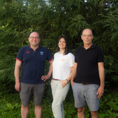 Photo de Nicolas LENOIR, Olga STAMATI et Pascal CHARRIER, lauréats du Cristal collectif 2024