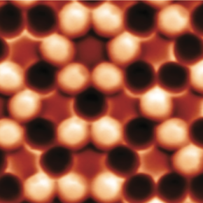 Réseau de nano-disques magnétiques formant un liquide de spin.